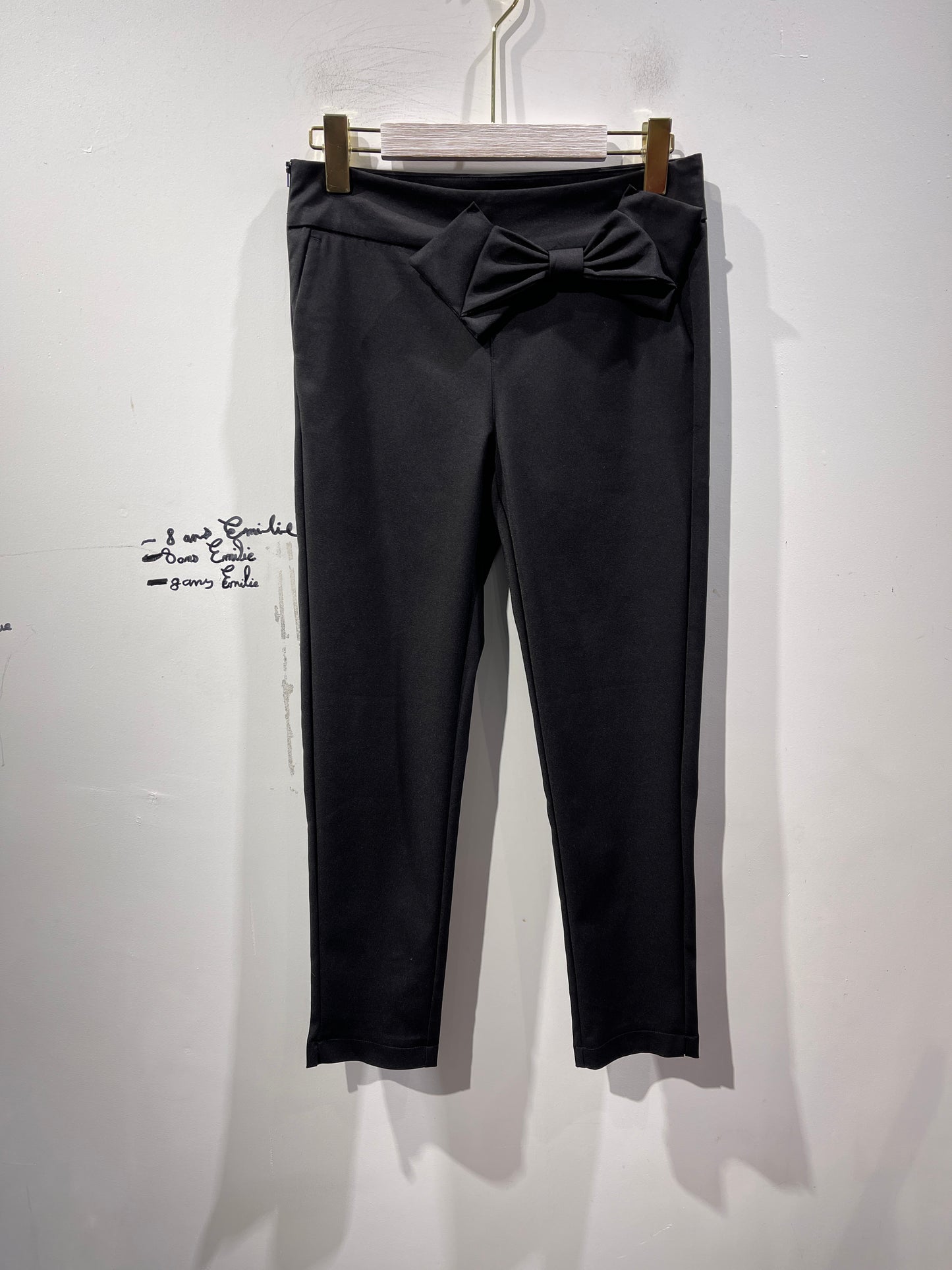 pantalono kun bantkravato